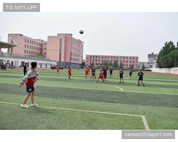 中场开球规则详解：什么时候必须直传，哪些操作会被判罚？
