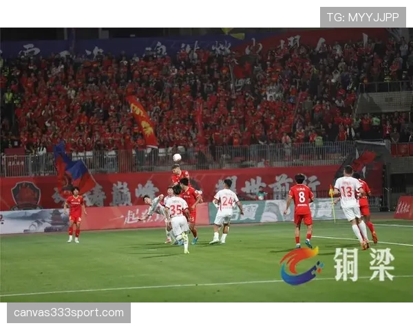 重庆铜梁龙冲入中甲争冠行列引球迷期待 重庆铜梁龙冲入中甲争冠行列引球迷期待